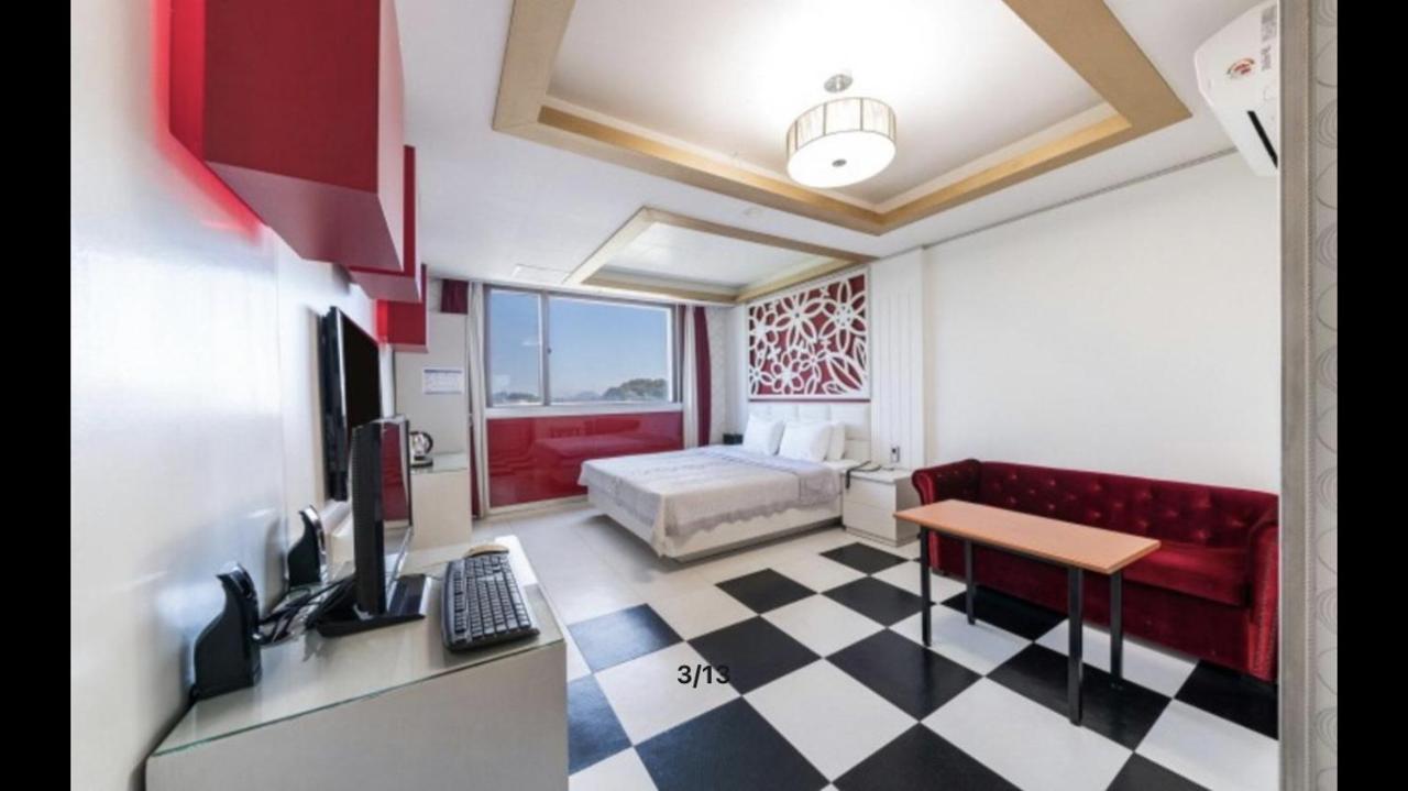 Yeosu Beach Hotel Exterior photo